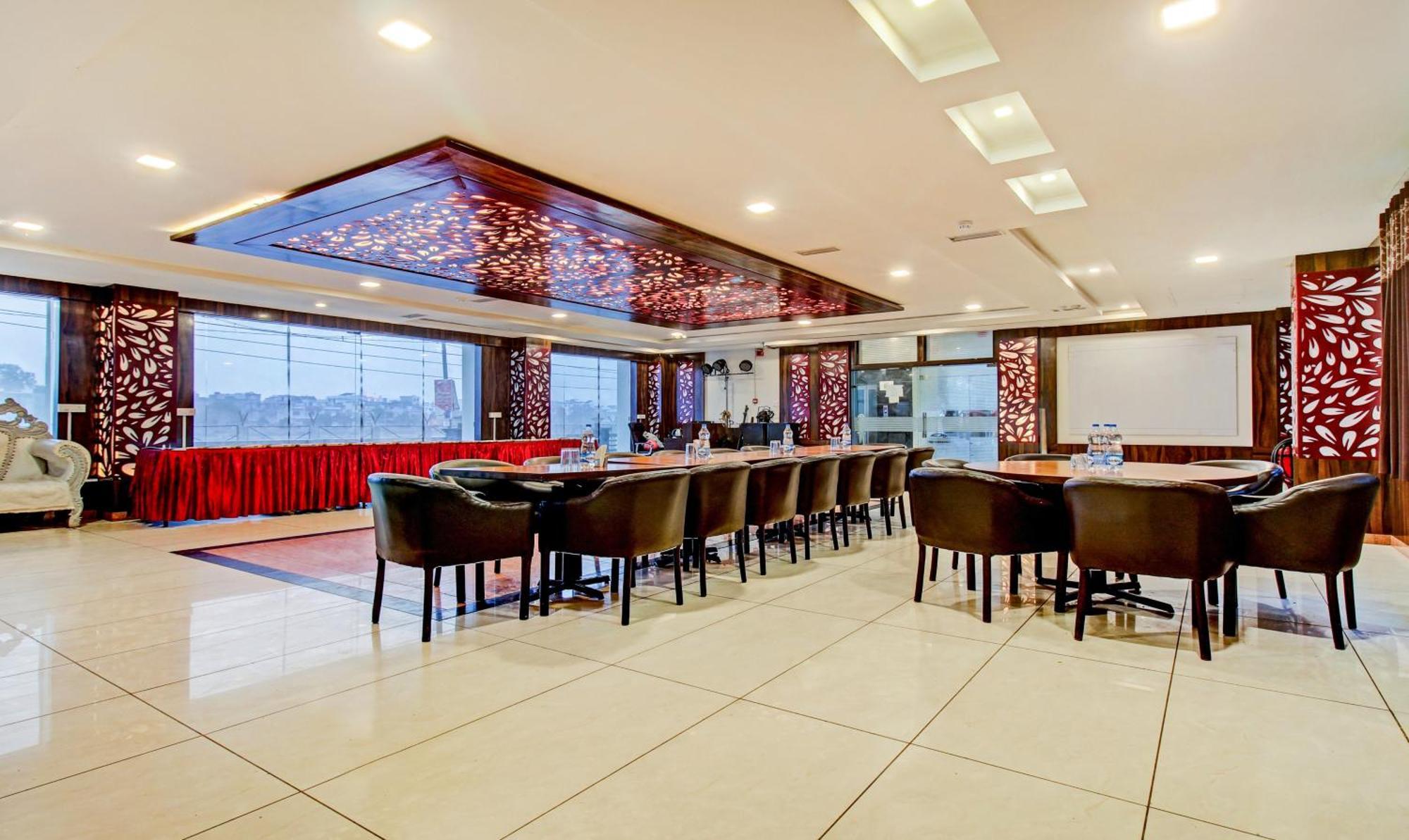 Treebo Silver Grand New Agreement 勒克瑙 外观 照片